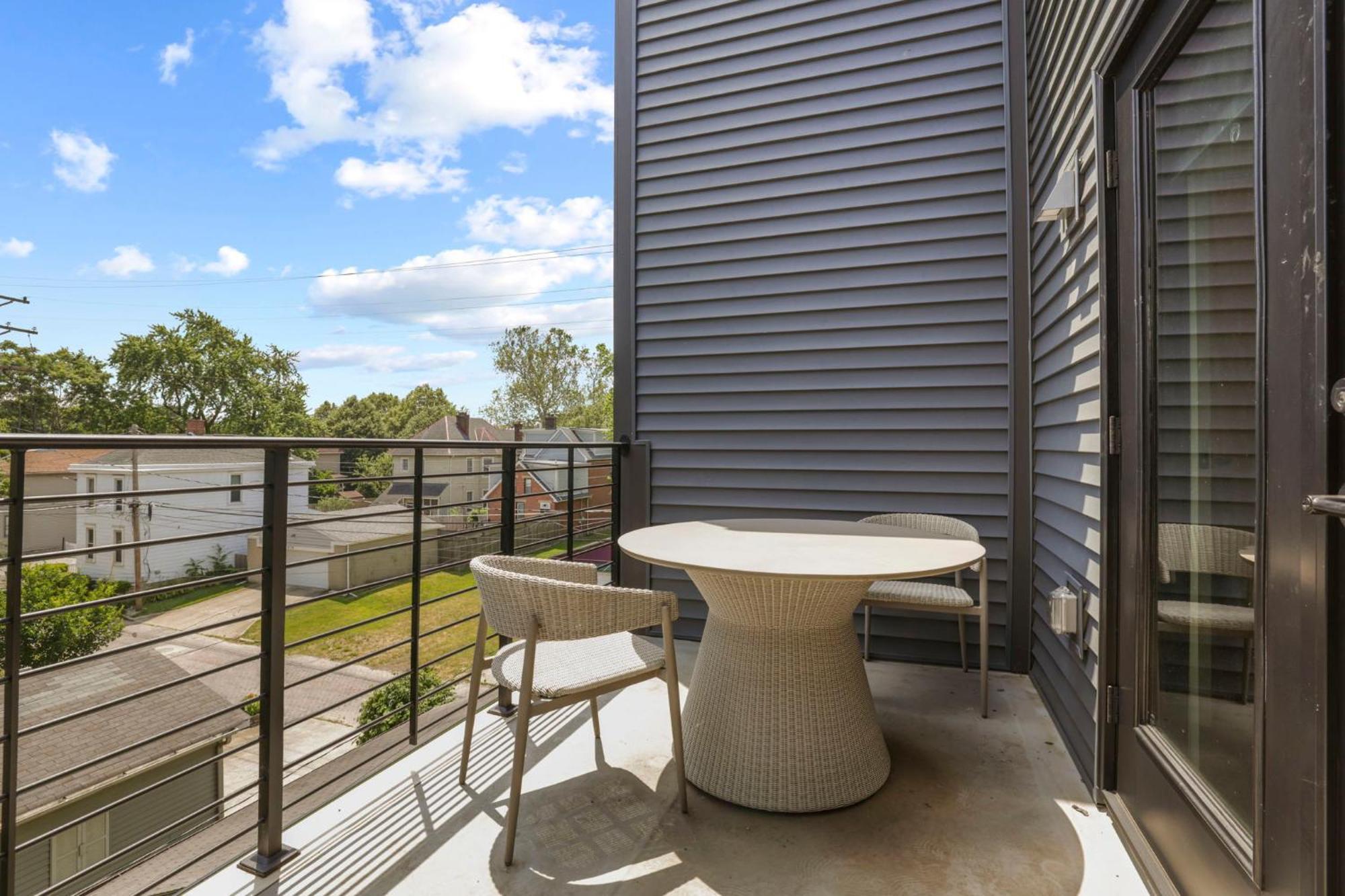 Chic Retreats In * Columbus