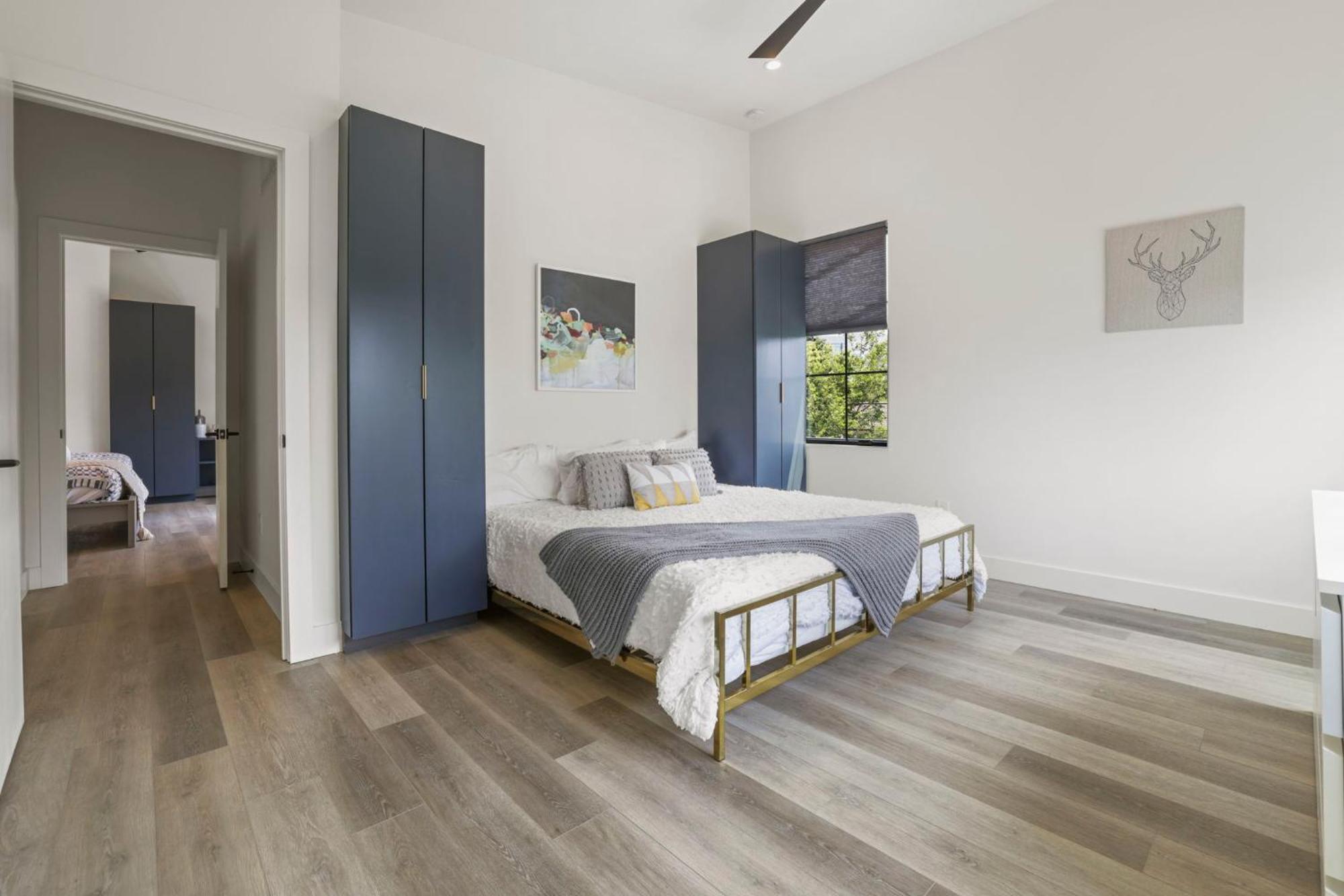 Chic Retreats In *
