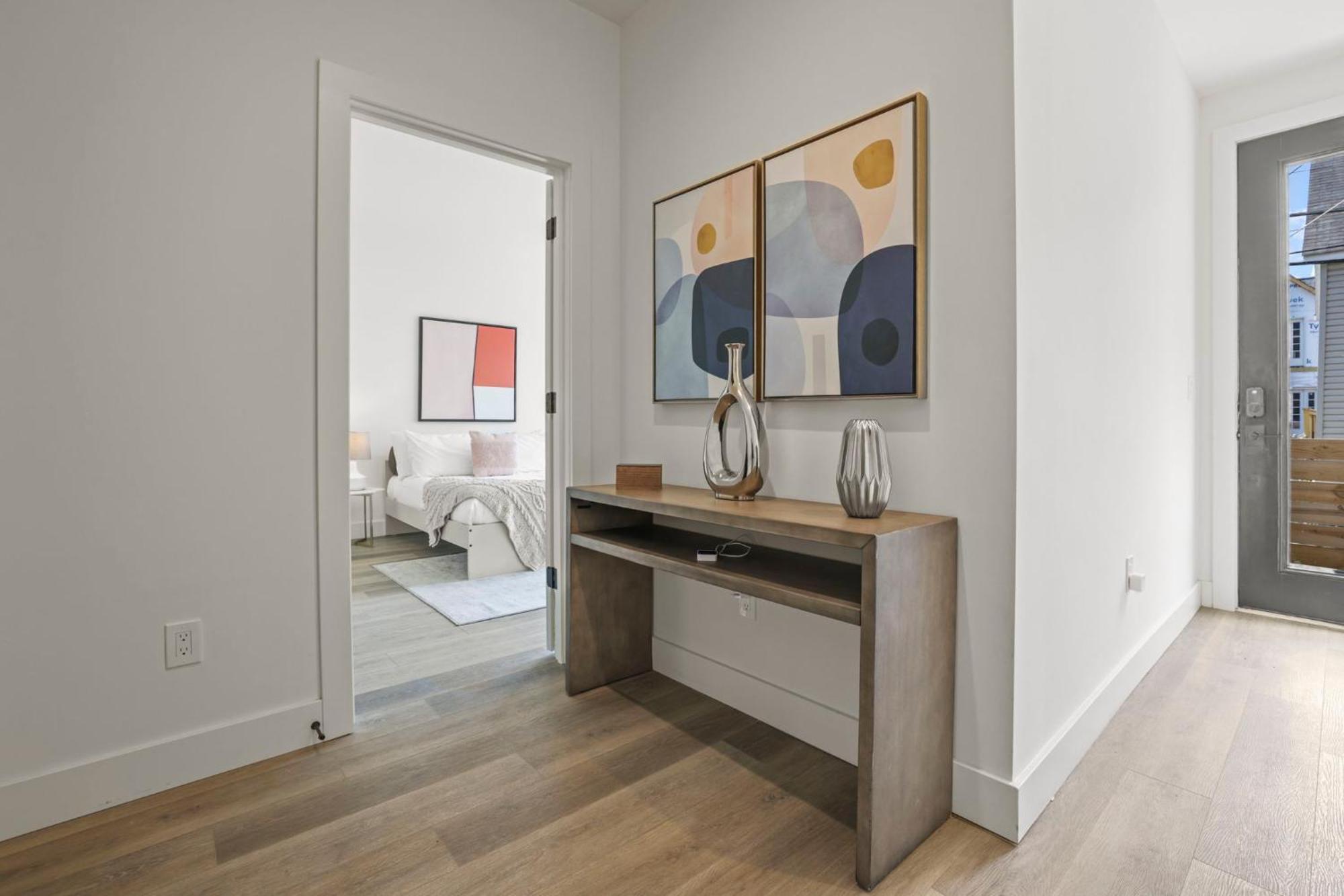 Chic Retreats In Holiday home